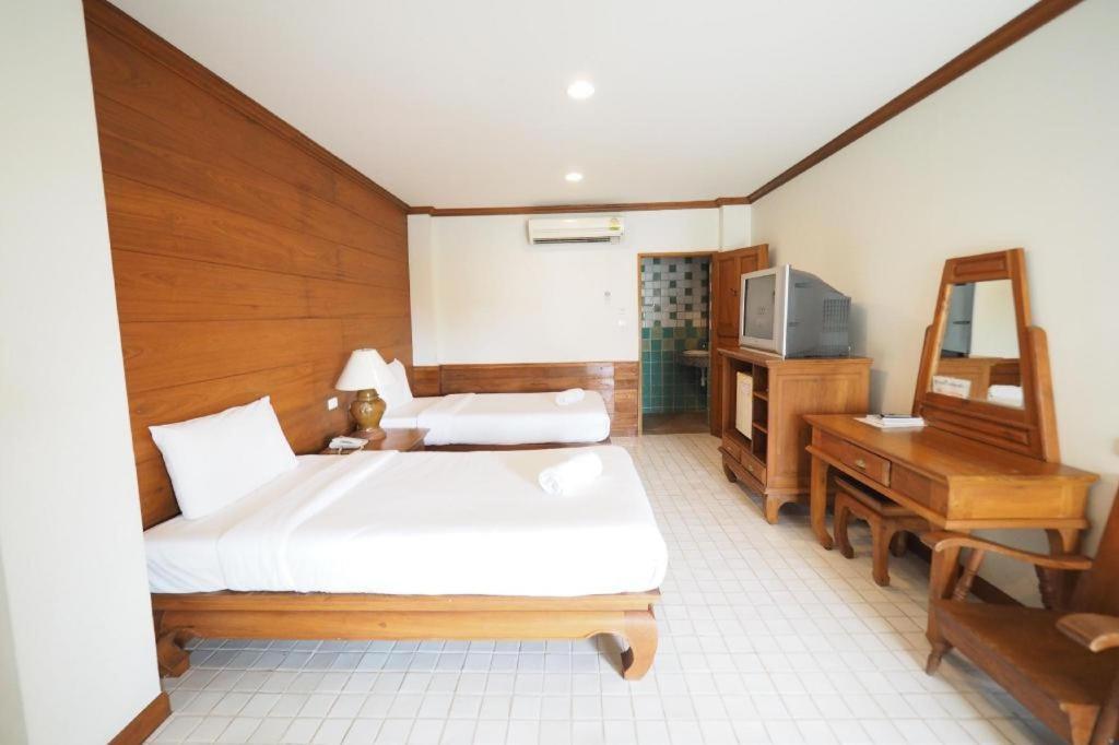 Fah Place Hotel Нан Екстериор снимка