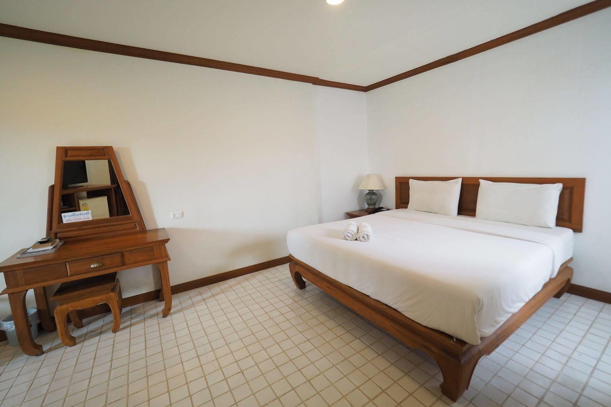 Fah Place Hotel Нан Екстериор снимка